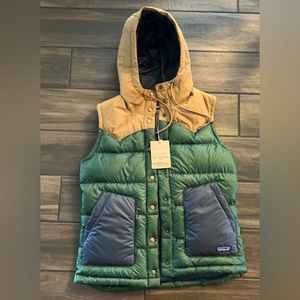 Patagonia Womens Bivy Hooded Vest • Sublime Green/Navy/Tan •  Medium • NWT